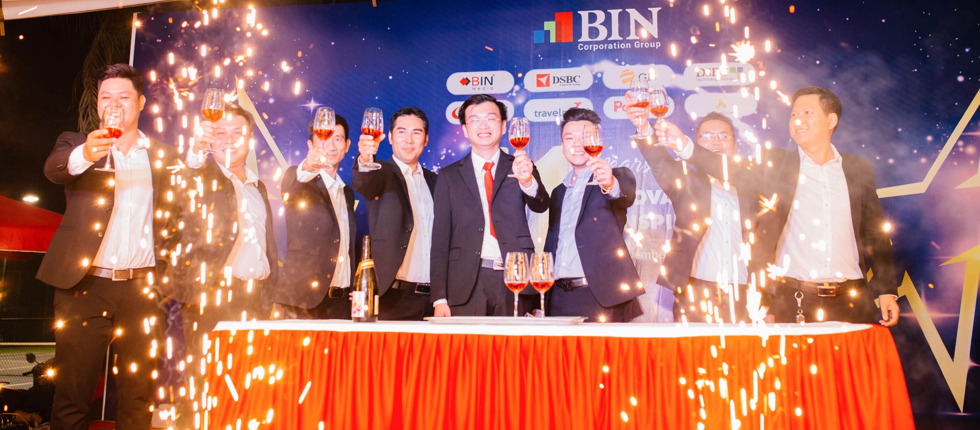 Môi trường làm việc Môi trường làm việc