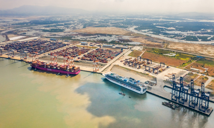 Hàng loạt cơ sở hạ tầng đang triển khai và đồng bộ Hàng loạt cơ sở hạ tầng đang triển khai và đồng bộ