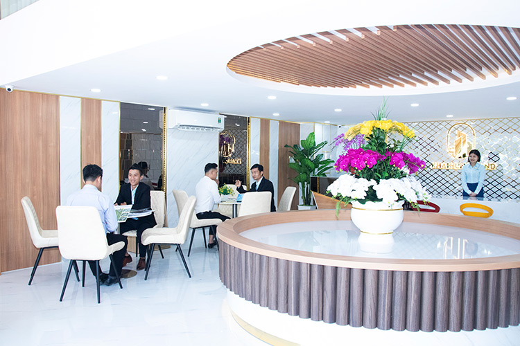 Khải Hùng Group đã chính thức khai trương Sàn giao dịch mới tại Quận 7 Khải Hùng Group đã chính thức khai trương Sàn giao dịch mới tại Quận 7